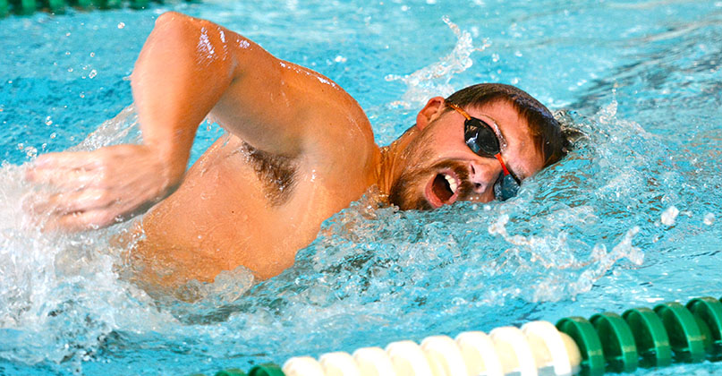 Fightin’ Quaker men’s swimming fourth after day one - OWU Invite
