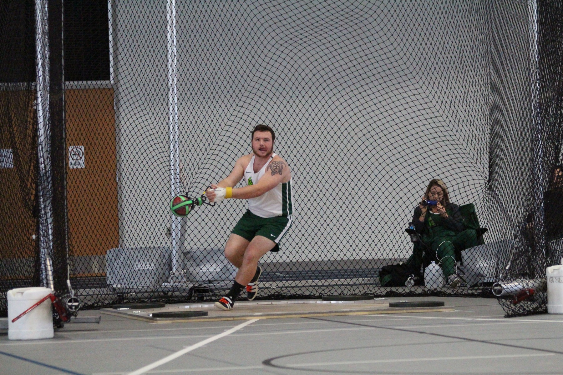 Men’s Track and Field Sixth at Jessica Starks