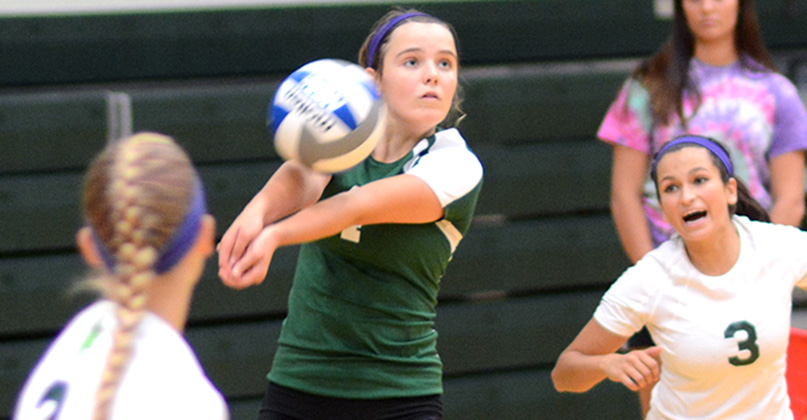 UC-Clermont beats @DubC_Volleyball, 3-0