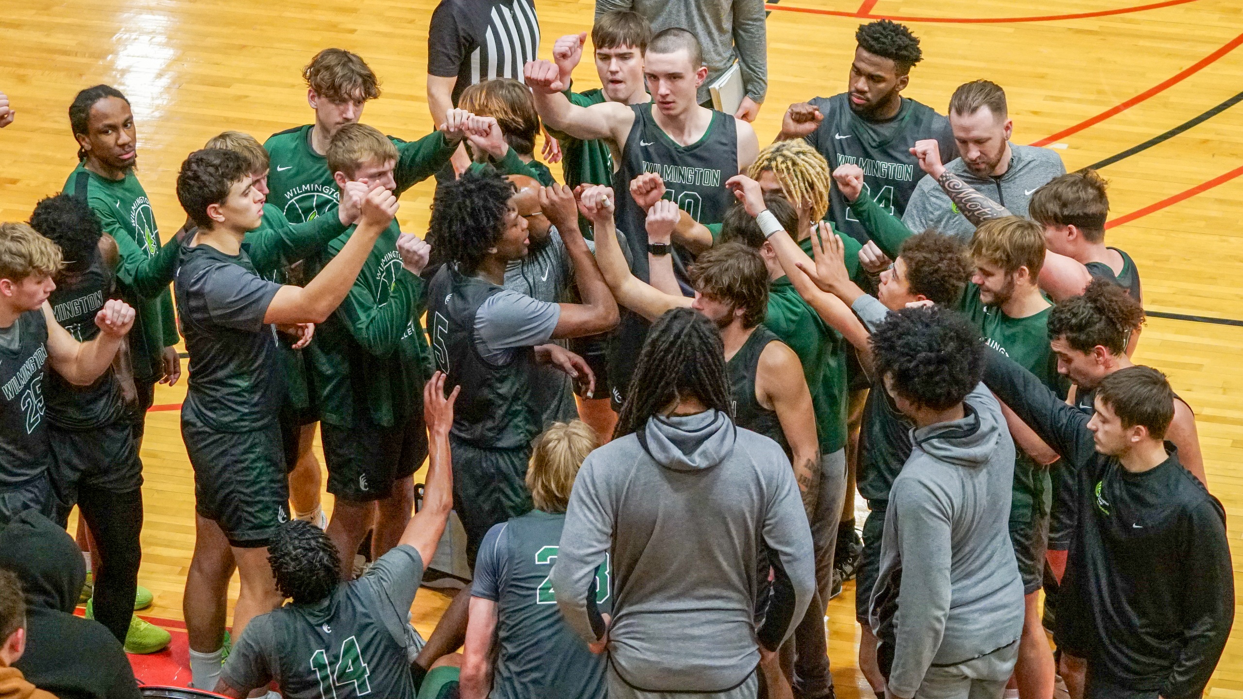 Men's Basketball Tamed by the Cardinals Tuesday Night