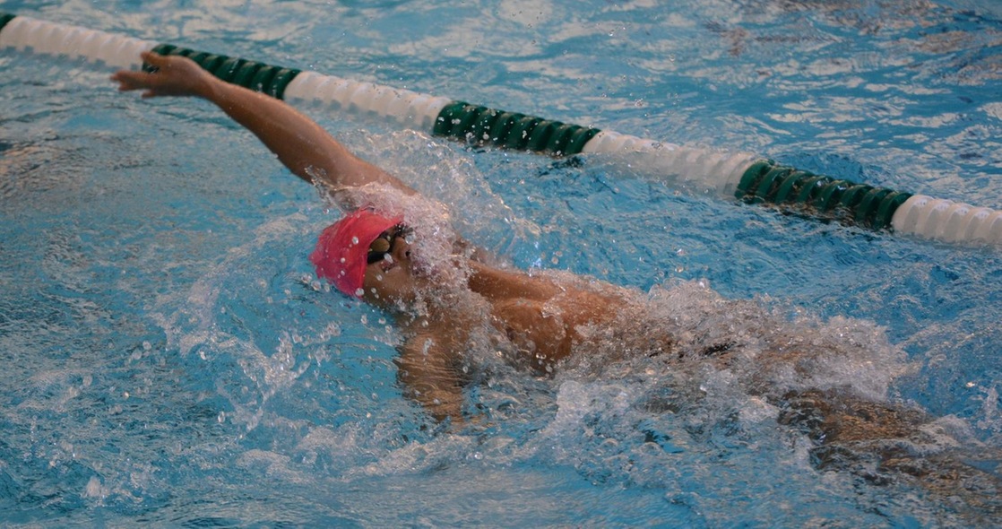 Men's Swimming Opens New Year at Manchester Saturday