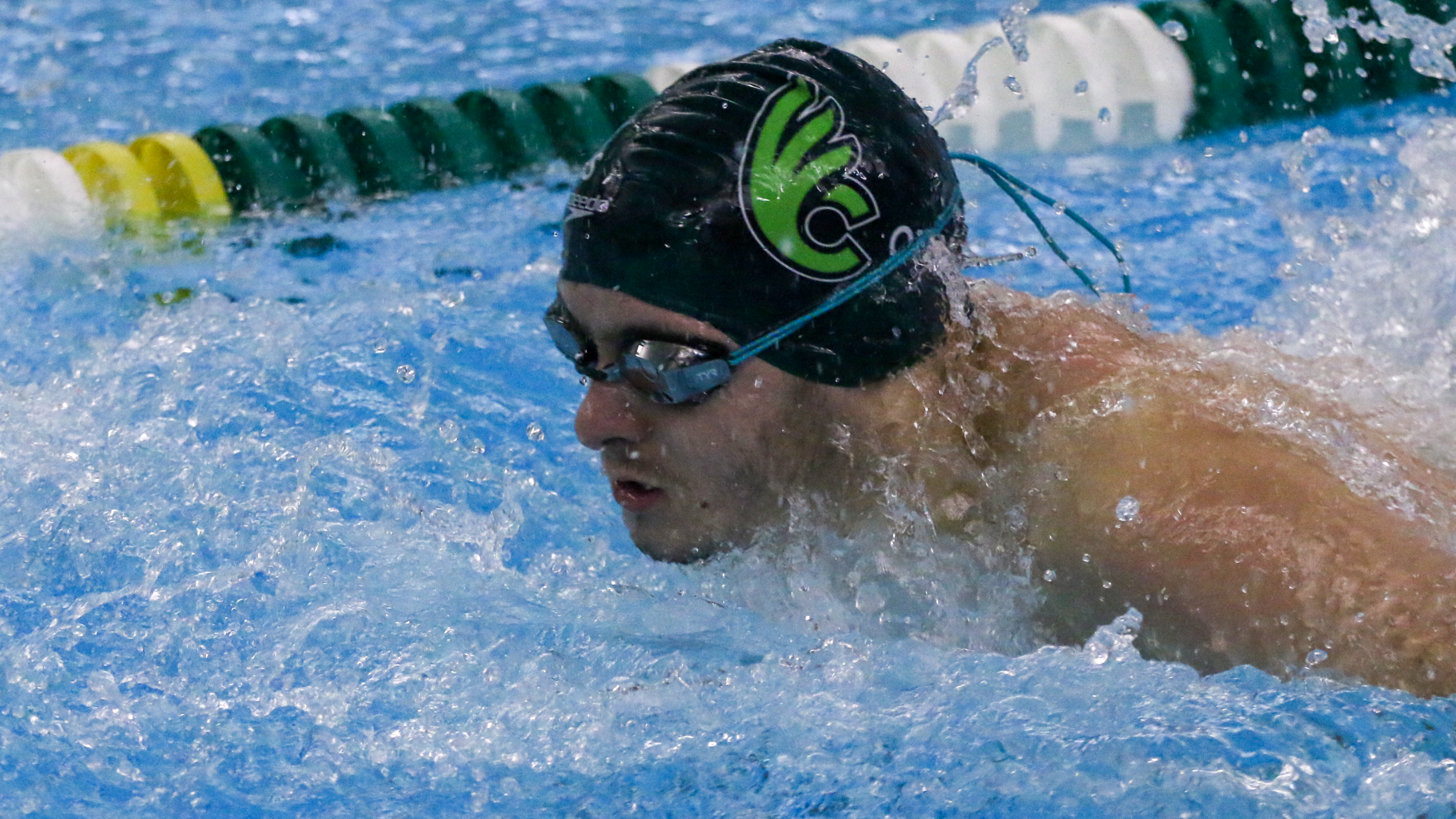 Men's Swimming Goes 1-1 at Wittenberg on Saturday