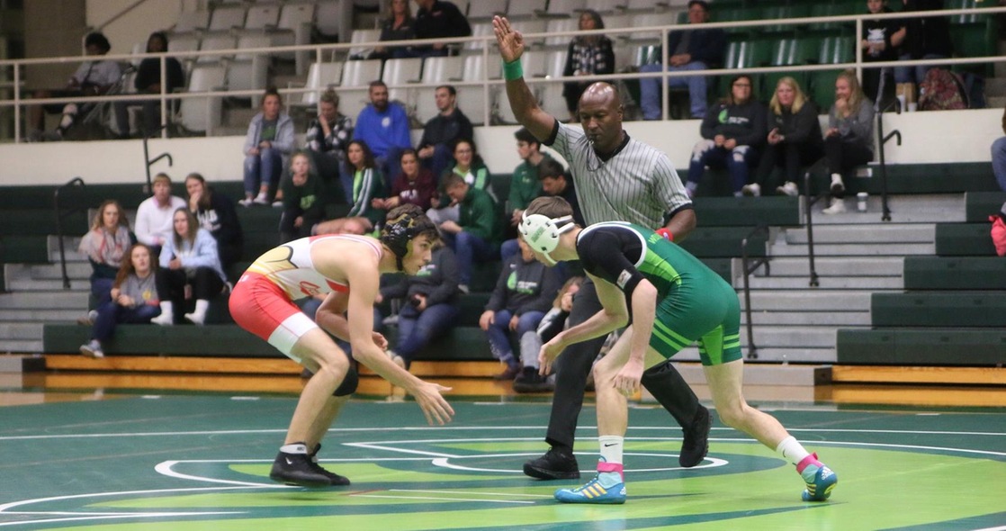 Wresting Closes Out the 2019-2020 season at the DIII Regional Central Championships